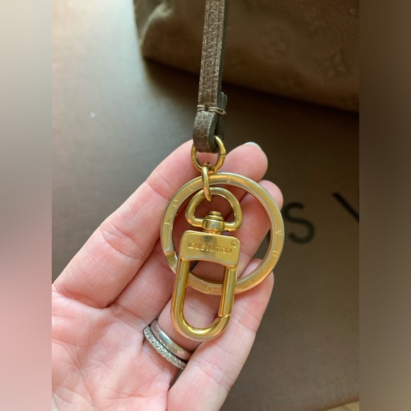 Louis Vuitton Artsy MM Monogram Empreinte Bag - Picture 8 of 16